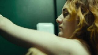 Maryne Cayon Nude Tits "Tant Que Je Marcherai" 2024 / Seins nus de Maryne Cayon