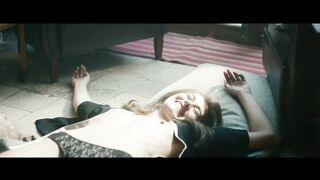 Ilaria Genatiempo, Ginevra Francesconi Nude Tits "Prima Di Noi" S1Ep1 2026 / Ilaria Genatiempo, Ginevra Francesconi Tette Nude