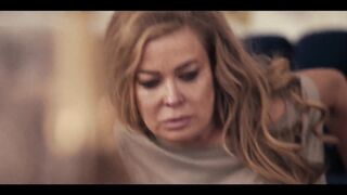 Carmen Electra Nude Tits Sex Scene "Dear Killer Nannies: Criado por sicarios" 2026 S1Ep6
