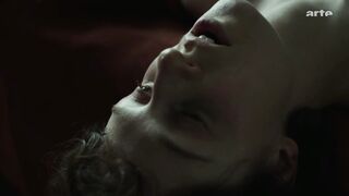Julia Windischbauer Nude Tits "Etty" S1Ep1-2 2026