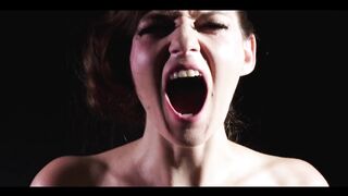 Roxane Mesquida Nude Tits "Toutes les femmes le font" (2024)