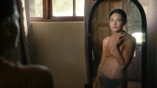 Anja Taljaard, Dané de Waal, Kayli 'Elit Smith, Malissa Zanobia Snyman, Loryda Erasmus, etc. Nude Tits Sex Scenes "Khaki Fever" 2025